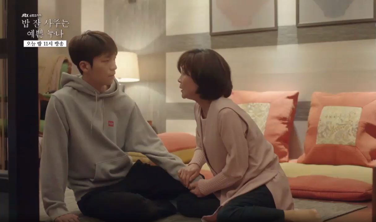 Chị đẹp mua cơm ngon cho tôi tập 10: Chị đẹp bị mẹ thẳng tay đánh vào đầu